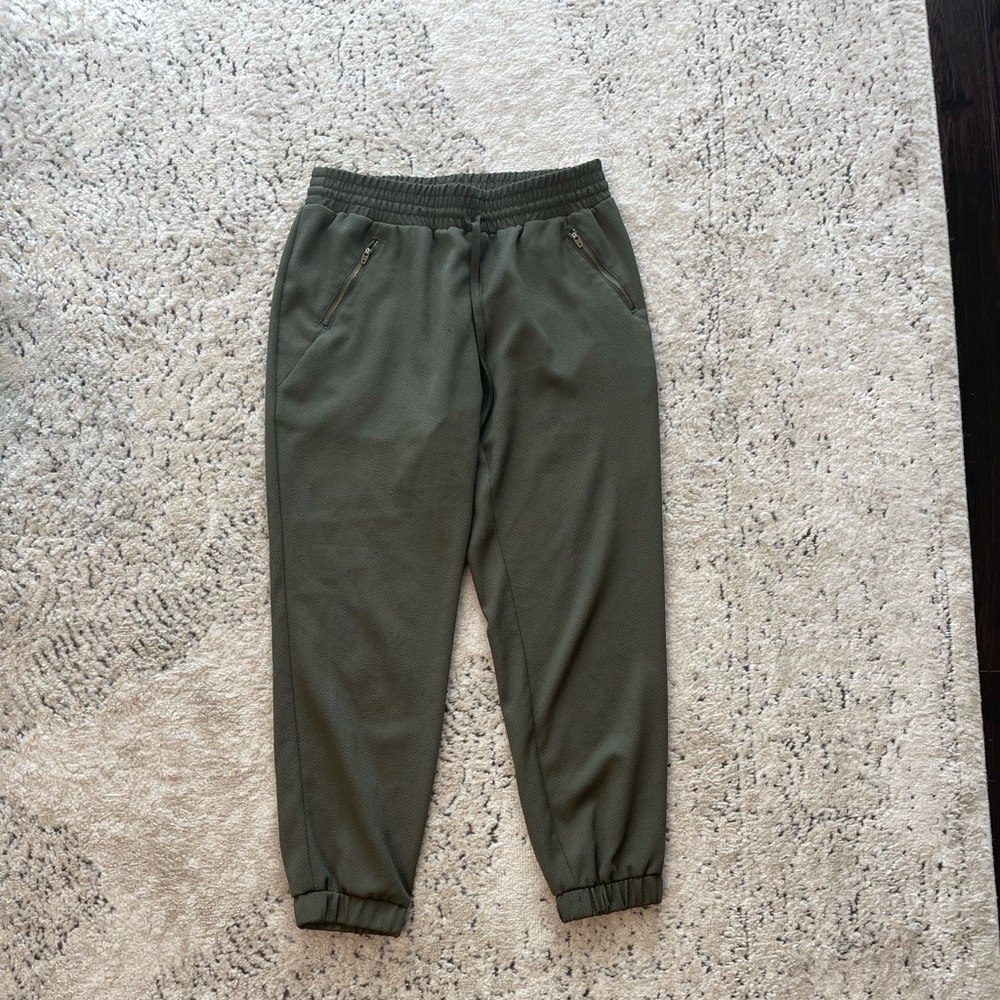 Women’s jogger pants